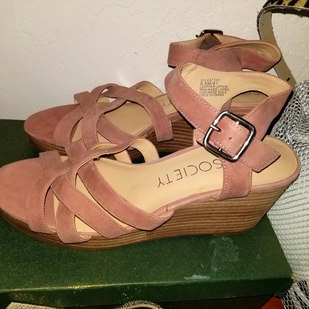 New dark beige strappy wedges